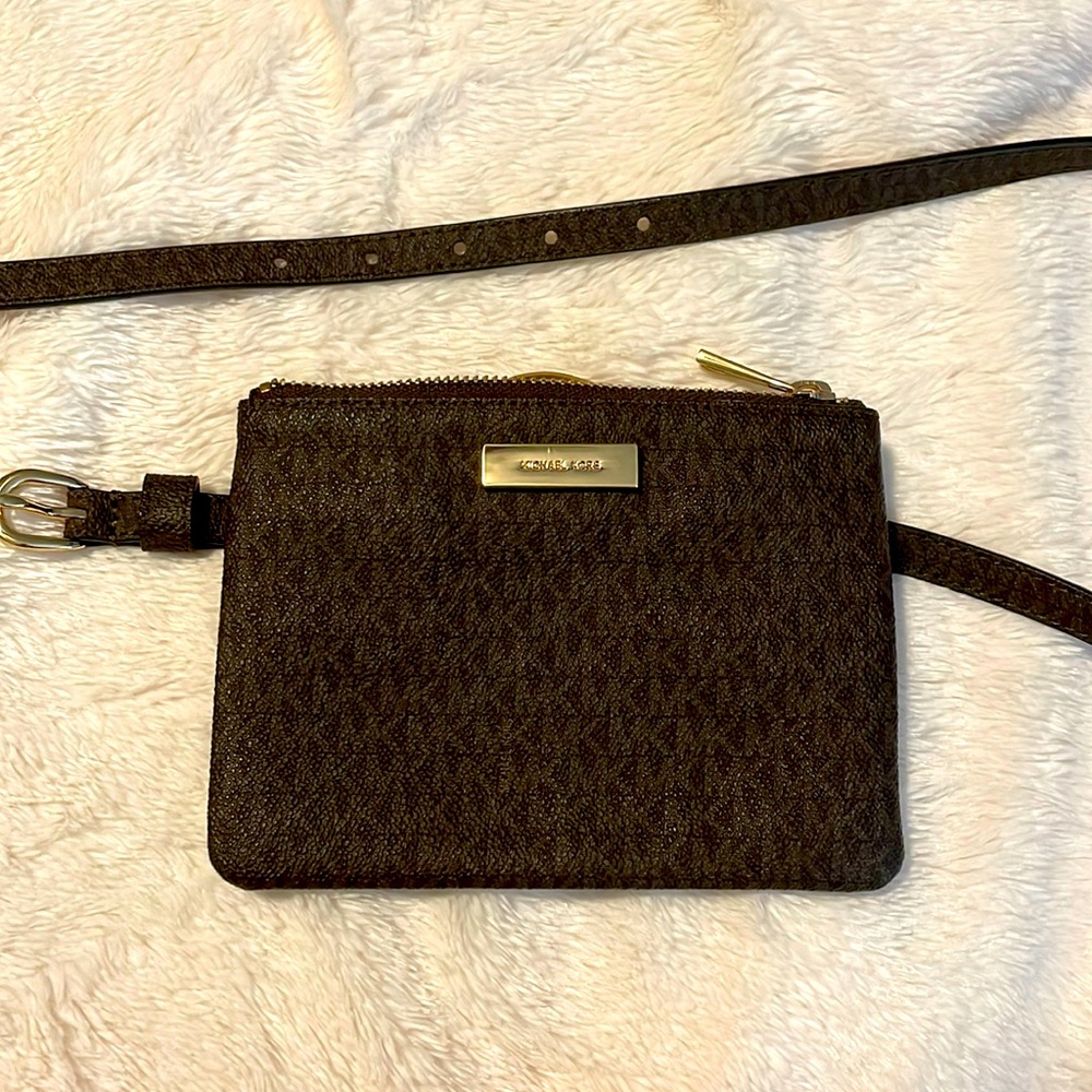 Michael Kors small belt purse - Picture 2 of 4